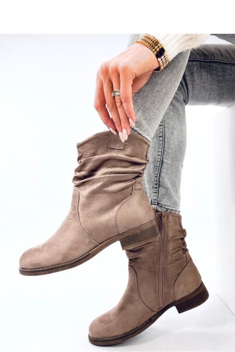 Botki płaskie klasyczne WONGER KHAKI - Inello Botki płaskie klasyczne WONGER KHAKI - Inello
