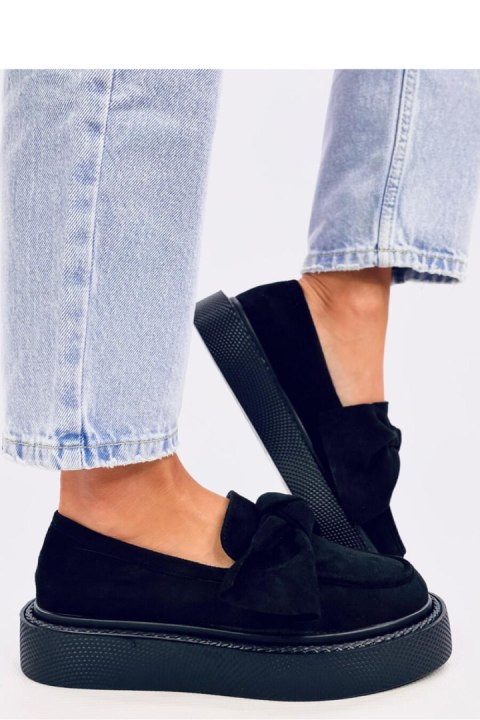Mokasyny zamszowe z kokardą TEMPELTON BLACK - Inello Mokasyny zamszowe z kokardą TEMPELTON BLACK - Inello