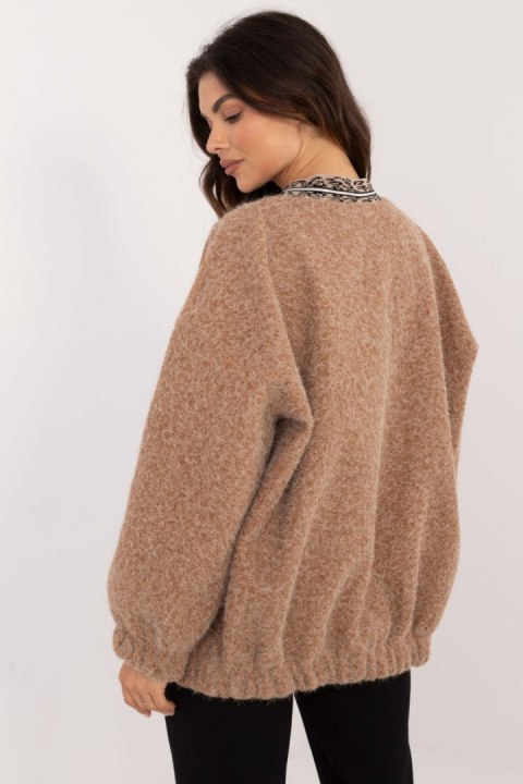 Sweter Kardigan Model DHJ-NA-A8500.11P Camel - Italy Moda Sweter Kardigan Model DHJ-NA-A8500.11P Camel - Italy Moda