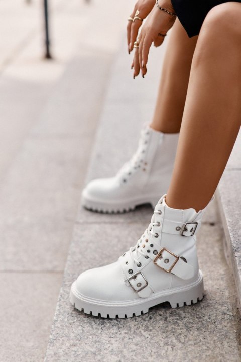 Workery Model Serizia 9693A White - Step in style Workery Model Serizia 9693A White - Step in style