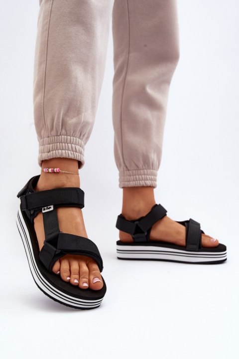 Sandały Model Lee Cooper LCW-24-05-2753 Black/White - Step in style Sandały Model Lee Cooper LCW-24-05-2753 Black/White - Step in style