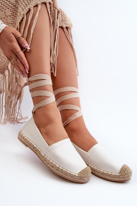 Espadryle Model Ismanne B-727 White - Step in style Espadryle Model Ismanne B-727 White - Step in style