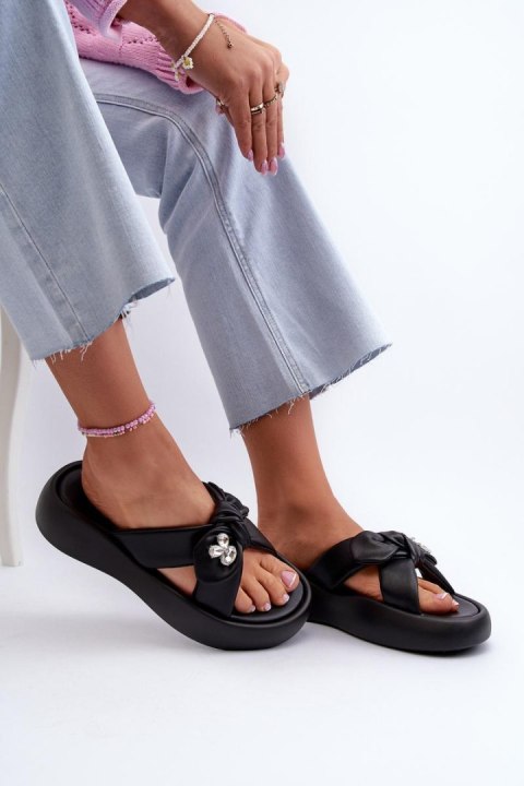 Sandał Klapki Model Goe NN2N4110 Black - Step in style Sandał Klapki Model Goe NN2N4110 Black - Step in style