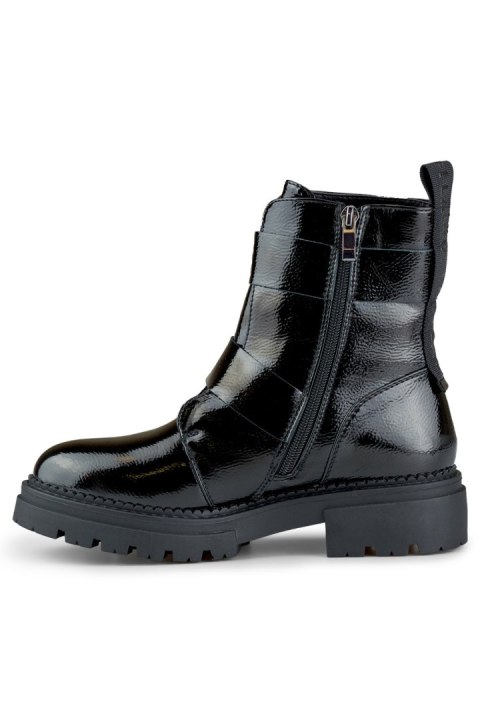 Botki workery Model Axelle 250007B-LA Black Lakier - PRIMO Botki workery Model Axelle 250007B-LA Black Lakier - PRIMO