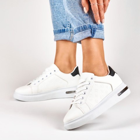Buty sportowe z ozdobnym tyłem - 38 Primohurt Buty sportowe z ozdobnym tyłem - 38 Primohurt