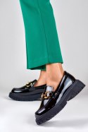 Lakierowane czarne loafersy damskie z ozdobą - 39 Primohurt