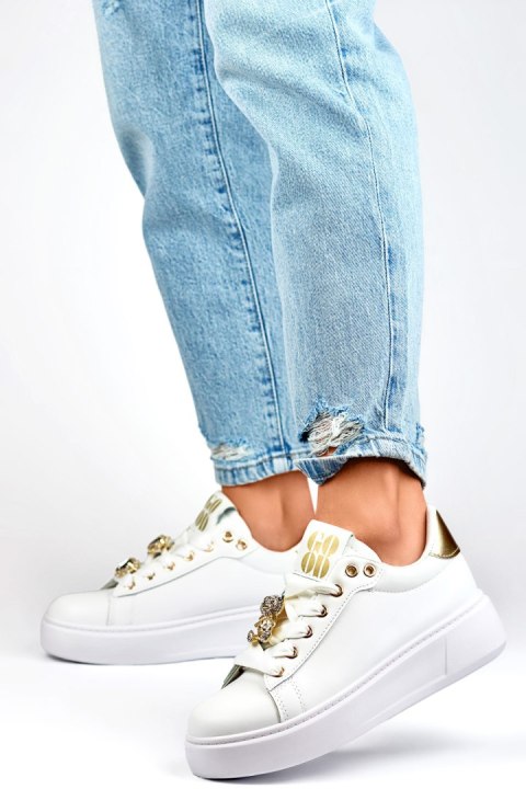 Białe modne sneakersy damskie z ozdobami na sznurówkach sneakersy z misiem - 40 Primohurt Białe modne sneakersy damskie z ozdobami na sznurówkach sneakersy z misiem - 40 Primohurt
