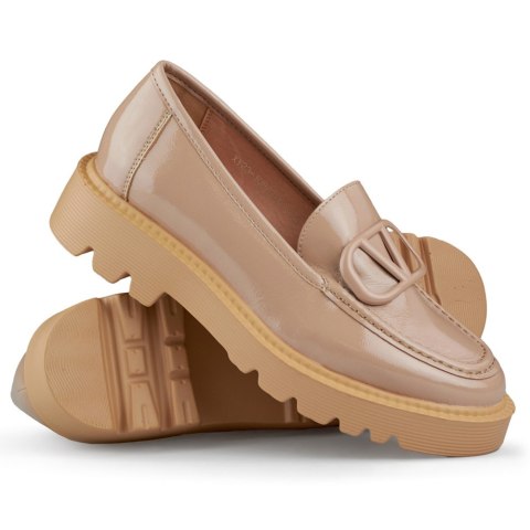 Lakierowane beżowe loafersy damskie - 37 Primohurt Lakierowane beżowe loafersy damskie - 37 Primohurt
