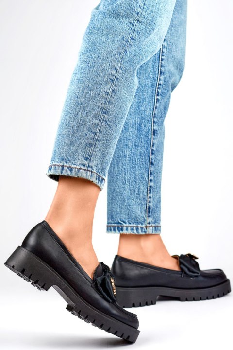 Czarne loafersy z kokardą mokasyny z misiem - 39 Primohurt Czarne loafersy z kokardą mokasyny z misiem - 39 Primohurt