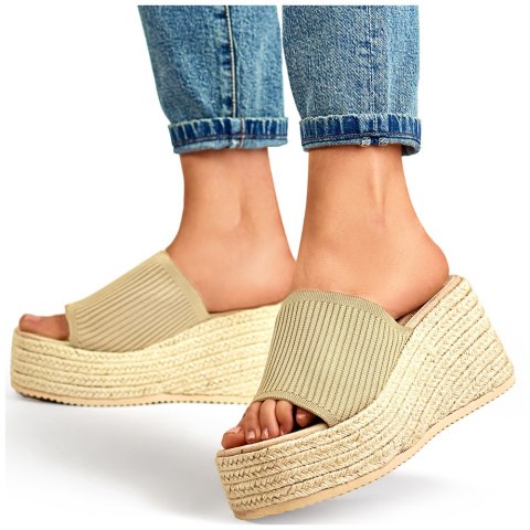 Klapki espadryle na wysokiej koturnie ze złotą nitką - 39 Primohurt Klapki espadryle na wysokiej koturnie ze złotą nitką - 39 Primohurt