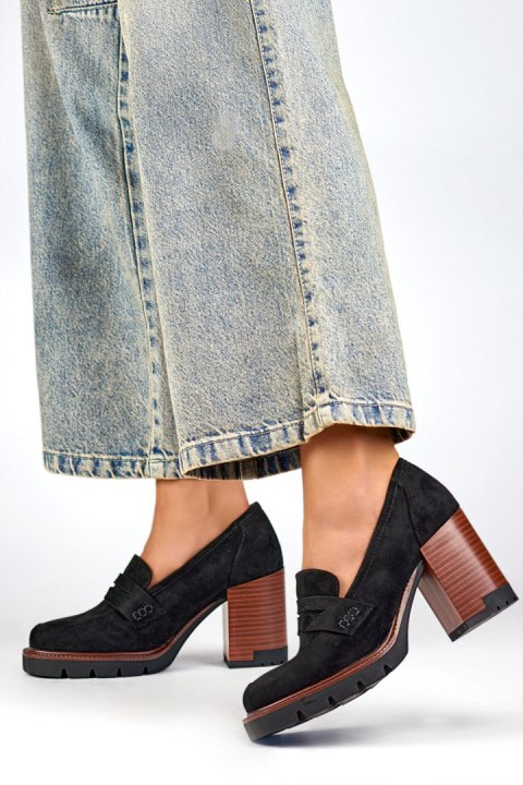 Czarne loafersy damskie na wysokim obcasie - 38 Primohurt Czarne loafersy damskie na wysokim obcasie - 38 Primohurt