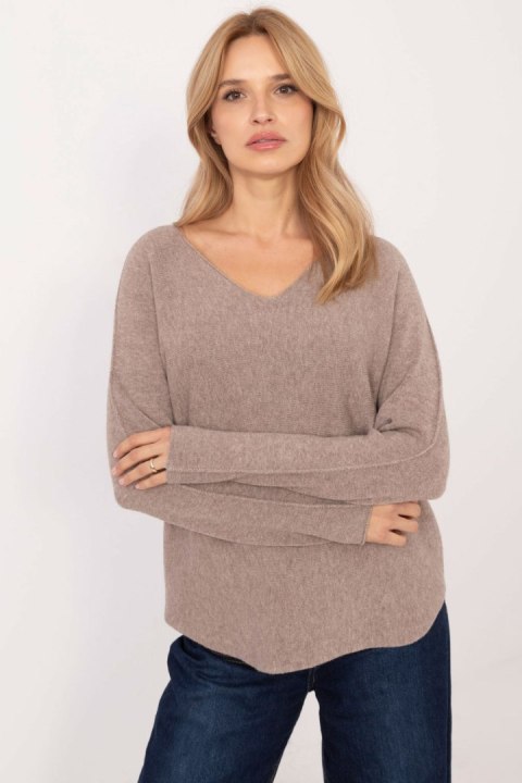 Sweter Damski Model IT-SW-0810.08P Dark Beige - BFG Sweter Damski Model IT-SW-0810.08P Dark Beige - BFG