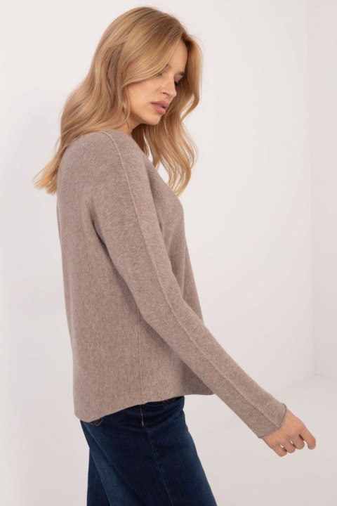 Sweter Damski Model IT-SW-0810.08P Dark Beige - BFG Sweter Damski Model IT-SW-0810.08P Dark Beige - BFG