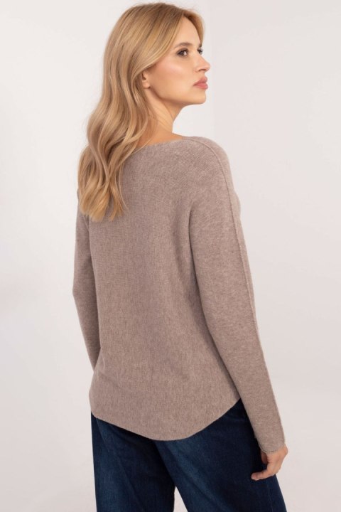 Sweter Damski Model IT-SW-0810.08P Dark Beige - BFG Sweter Damski Model IT-SW-0810.08P Dark Beige - BFG