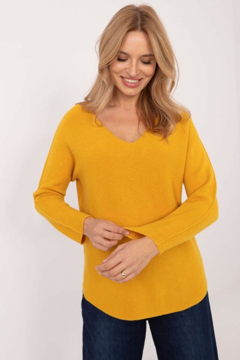 Sweter Damski Model IT-SW-0810.08P Dark Yellow - BFG Sweter Damski Model IT-SW-0810.08P Dark Yellow - BFG