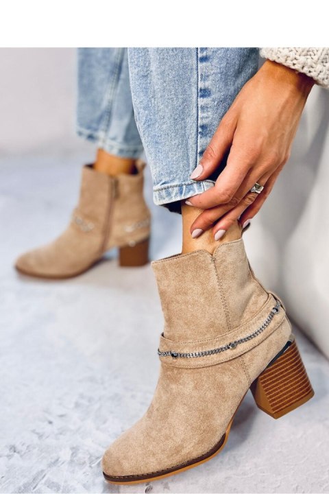 Botki na obcasie zamszowe ATHING KHAKI - Inello Botki na obcasie zamszowe ATHING KHAKI - Inello