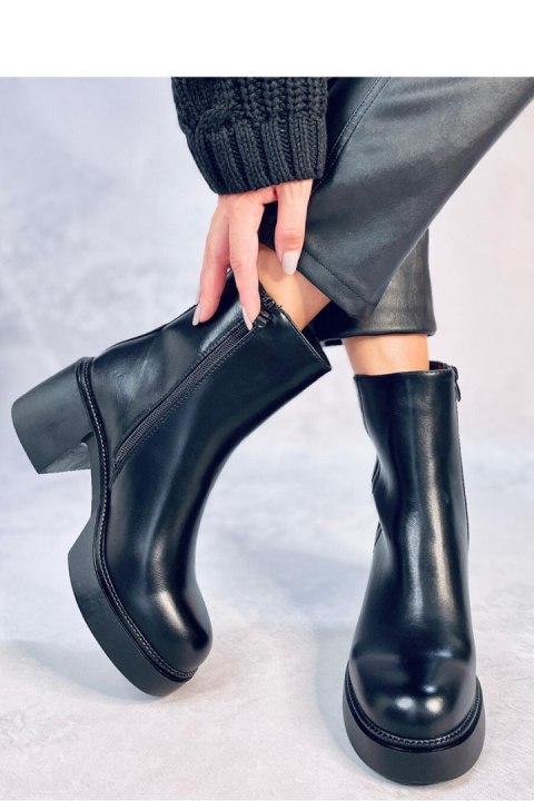 Botki na stabilnym obcasie RUFFIN BLACK - Inello Botki na stabilnym obcasie RUFFIN BLACK - Inello