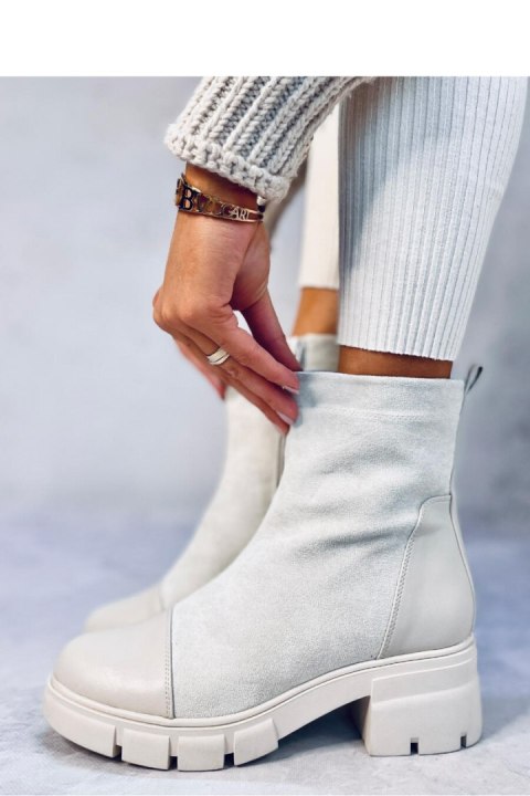 Botki na szerokim obcasie OLSON BEIGE - Inello Botki na szerokim obcasie OLSON BEIGE - Inello