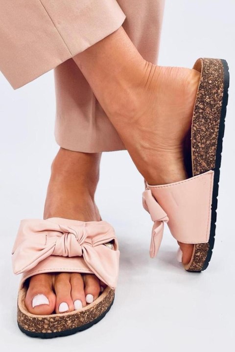 Sandał Klapki korkowe z kokardą BUSSI PINK - Inello Sandał Klapki korkowe z kokardą BUSSI PINK - Inello