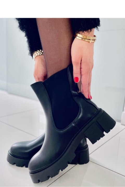 Sztyblety z wysoką cholewką RUMER BLACK - Inello Sztyblety z wysoką cholewką RUMER BLACK - Inello