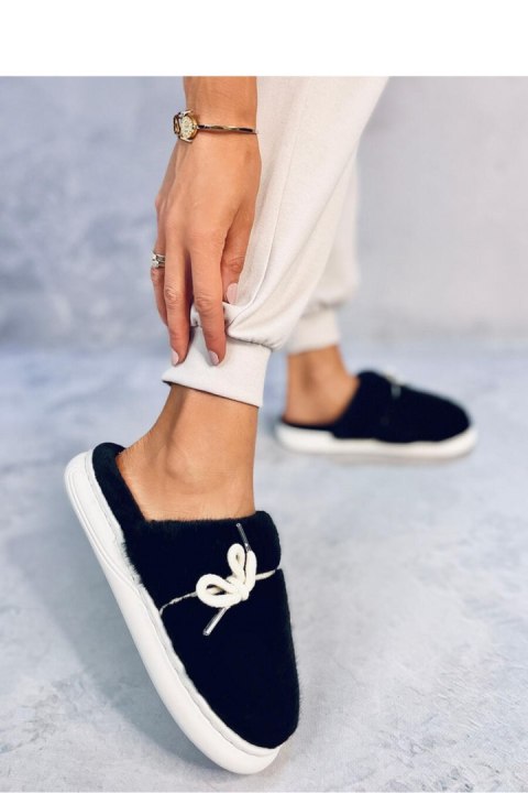 Kapcie futrzane TAPLIN BLACK - Inello Kapcie futrzane TAPLIN BLACK - Inello