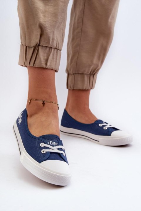 Trampki Model Lee Cooper LCW-23-31-1789L Navy - Step in style Trampki Model Lee Cooper LCW-23-31-1789L Navy - Step in style