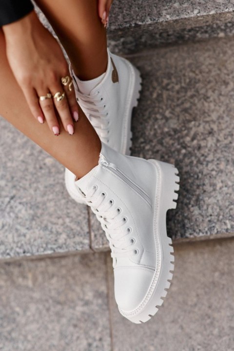 Botki Model Obeena 9681A White - Step in style Botki Model Obeena 9681A White - Step in style