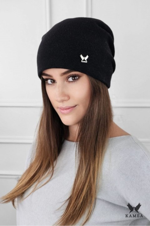 LILY gładka wełniana czapka damska z logo kolor czarny - Kamea LILY gładka wełniana czapka damska z logo kolor czarny - Kamea